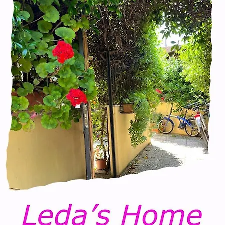 Holiday home Leda's *