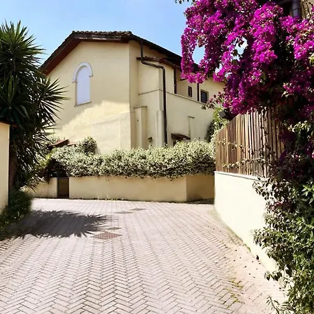 Leda's Casa vacanze *