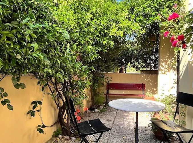 Дом отдыха Leda's *